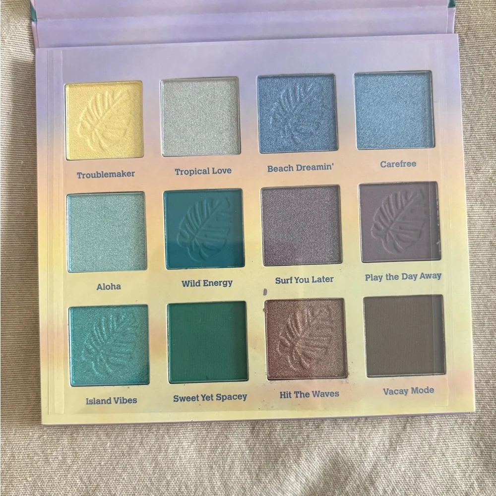 Taste Beauty x Disney Stitch Tropical Eyeshadow Palette
